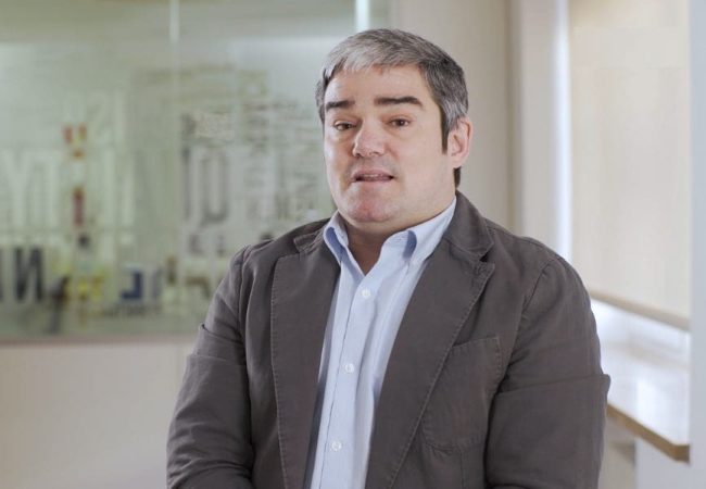 Jose-Maria-Pimentel-y-el-telefono-escacharrado